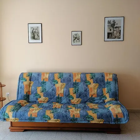Apartament St Nikolas 1bdm Apartment, Free Wi-fi & Parking *